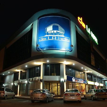De La Hotel Kuantan Exterior photo